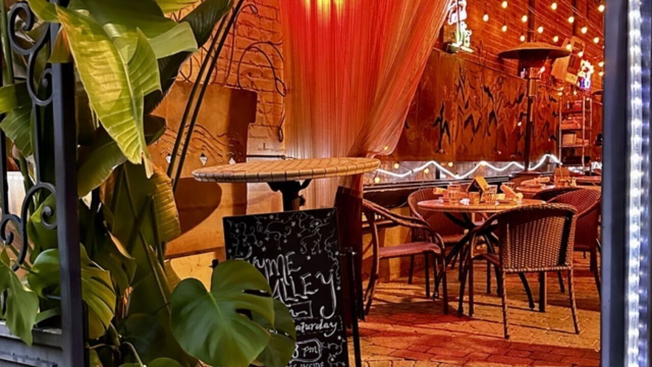 04_Dining